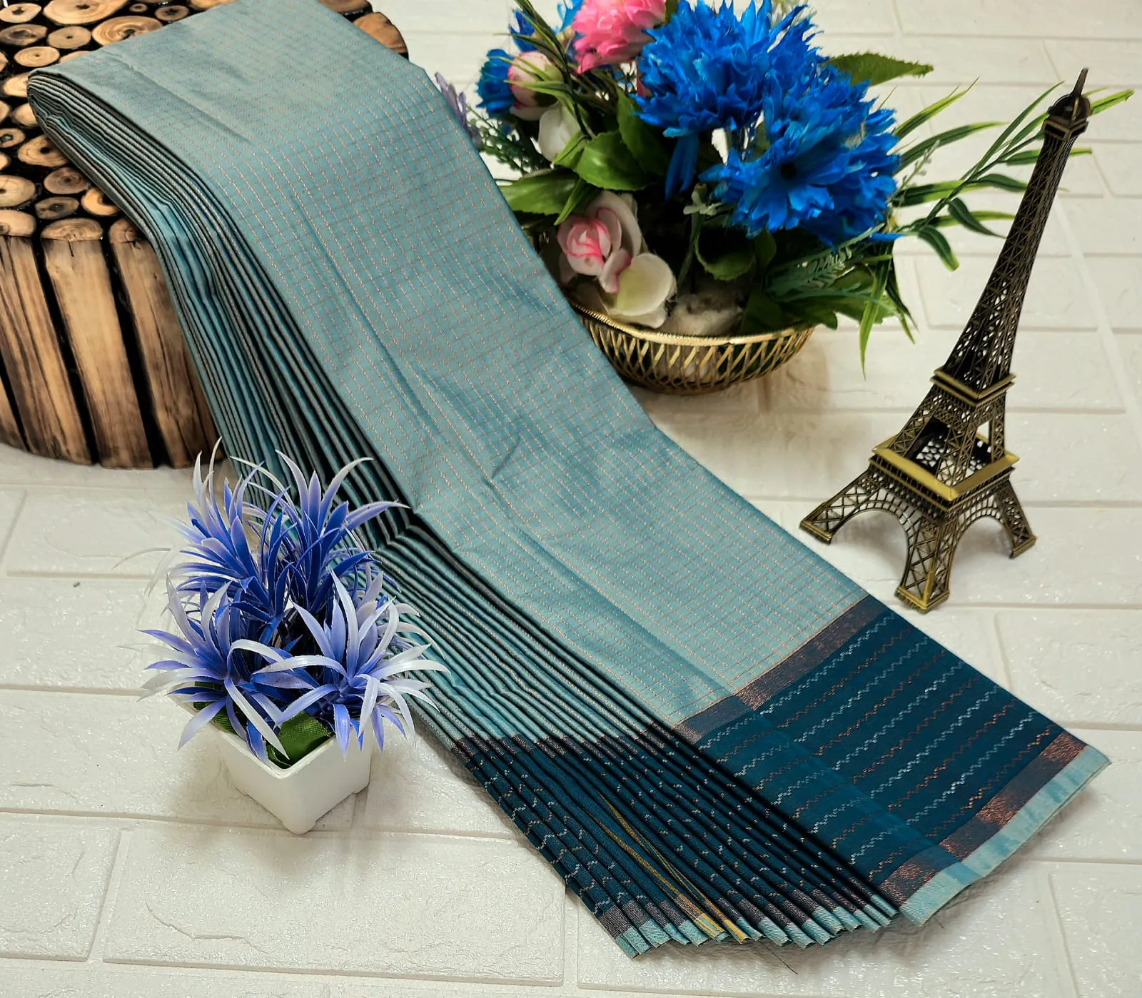 Grand Vertical Line Butta Soft Silk Saree